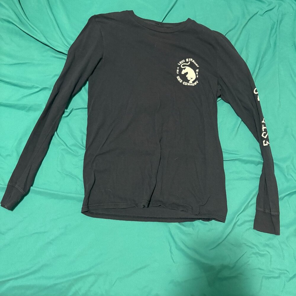 Levi’s Long Sleeve Graphic Tee – “Stay Wild” Leopard Design (Size Small)